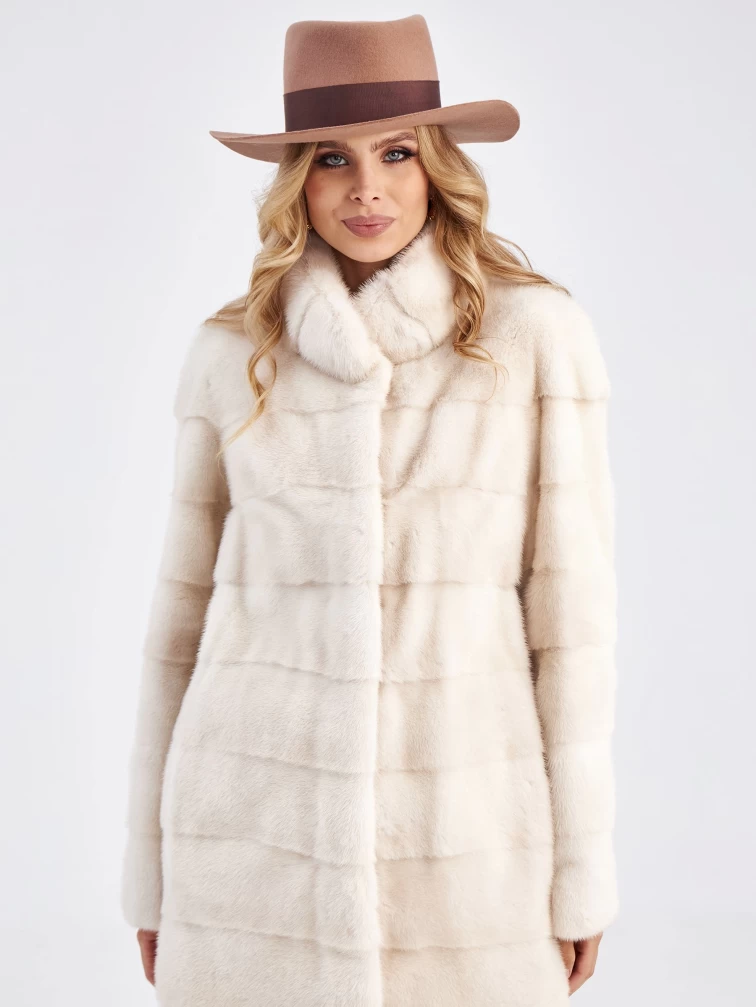 Поперечная норковая шуба с воротником стойкой для женщин Ася(в), жемчужная, размер 44, артикул 33760-3