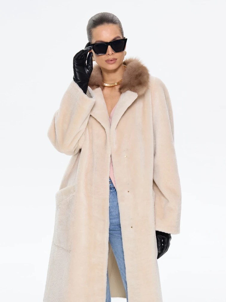 Женская дубленка свободного кроя с куницей 2070, бежевая, размер 44, артикул 65220-0