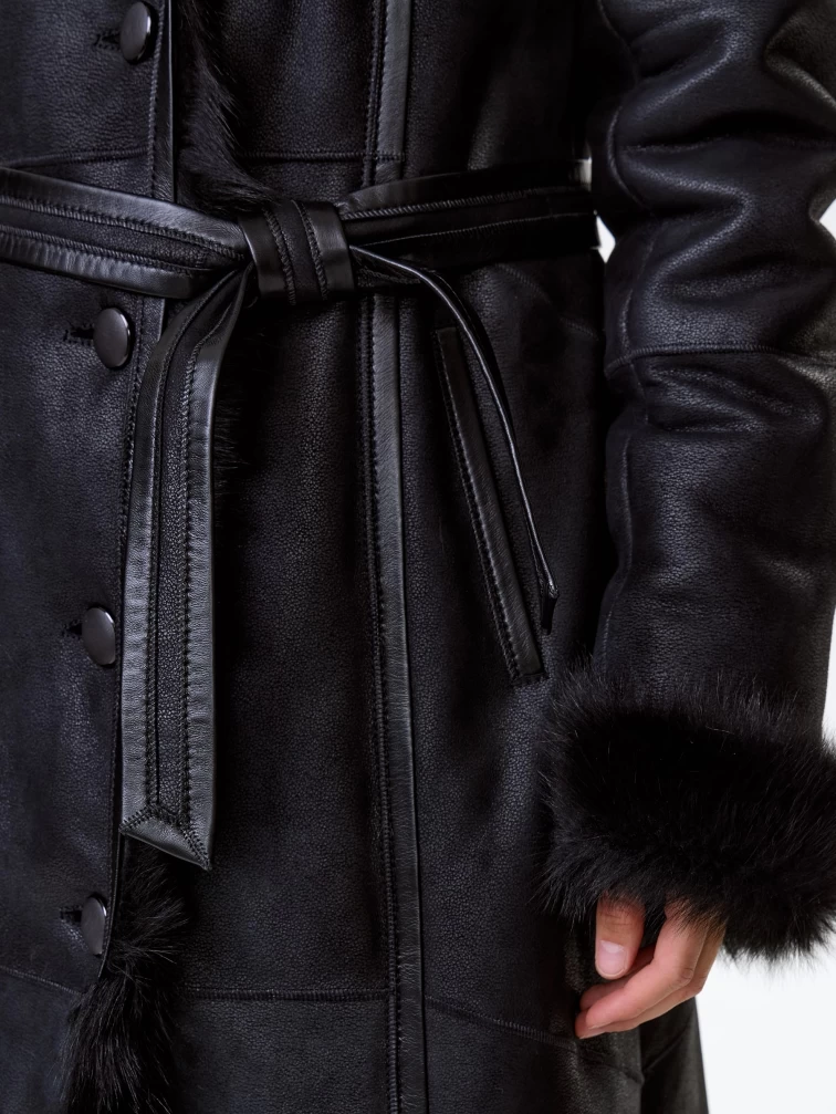 Черная женская дубленка из тосканы с капюшоном 132, размер 48, артикул 64590-5