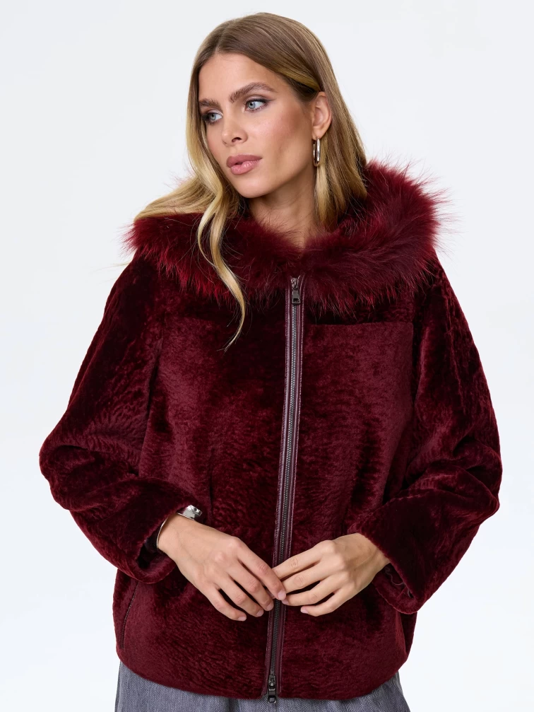 Куртка из меховой овчины с капюшоном для женщин 48мех, бордовая, размер 48, артикул 24300-6