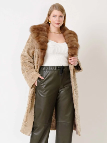 Шуба женская из меха каракуля с мехом куницы Екатерина(вк), жемчужная, размер 54, артикул 22660-4