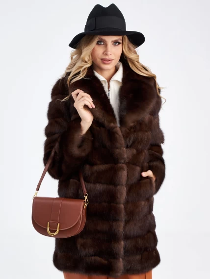 Поперечная женская соболиная шуба премиум класса 2а, темно-коричневая, размер 44, артикул 33690-0