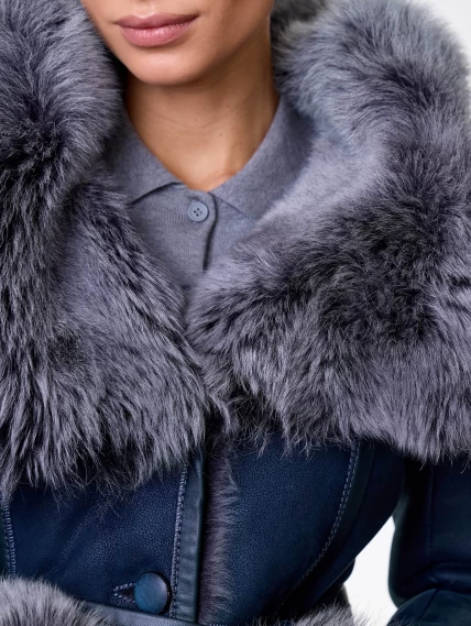 Короткая женская дубленка из тосканы с капюшоном 122, синяя, размер 40, артикул 14871-2