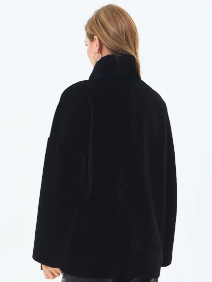 Короткая женская шуба из астрагана на молнии 2065, черная, размер 48, артикул 64670-5