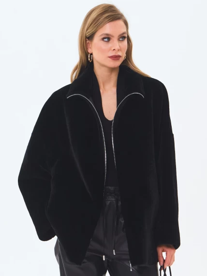 Короткая женская шуба из астрагана на молнии 2065, черная, размер 48, артикул 64670-1