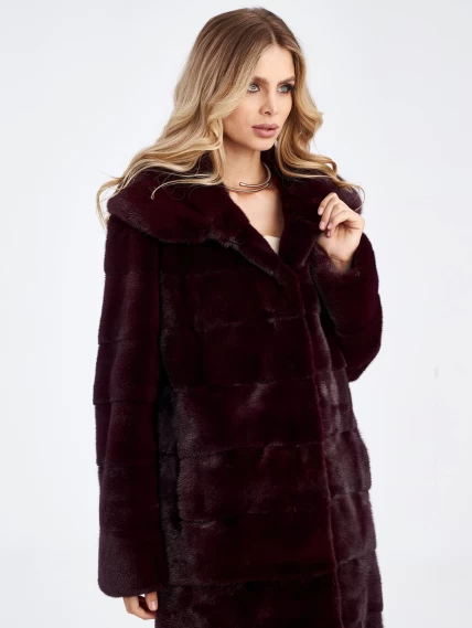 Длинная поперечная шуба из меха норки с капюшоном для женщин 2а(к), бордовая, размер 52, артикул 33850-4