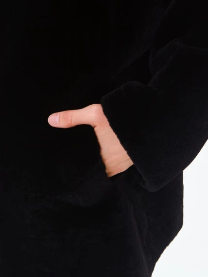 Короткая женская шуба из астрагана на молнии 2065, черная, размер 48, артикул 64670-3