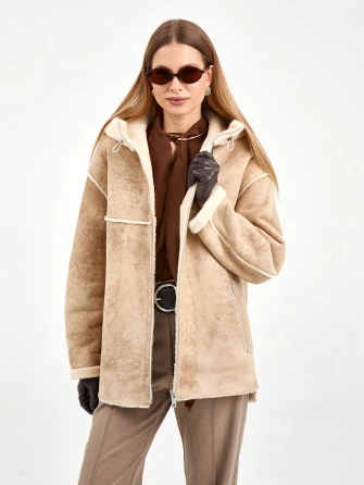 Короткая женская дубленка с капюшоном 2075-0